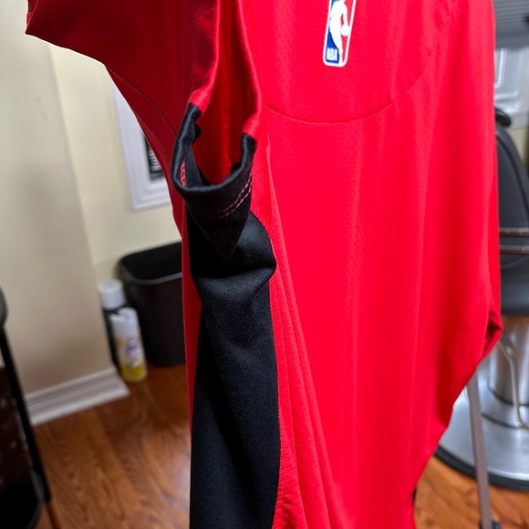 Authentic NBA Raptor Shirt - Picture 4 of 5